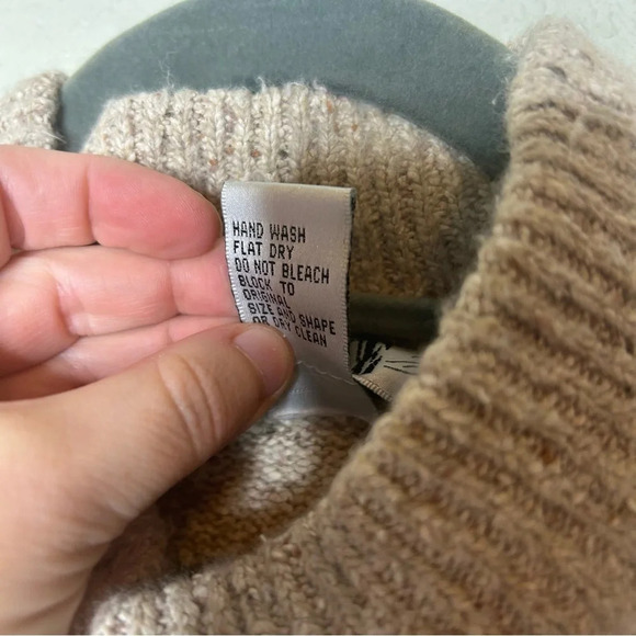 Vintage Segue Silk and Angora Sweater Size Medium - Picture 5 of 6